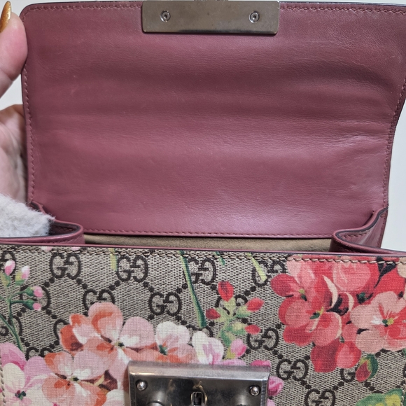 Authentic Gucci Pink Floral Crossbody Bag with Chain - Picture 6 of 7